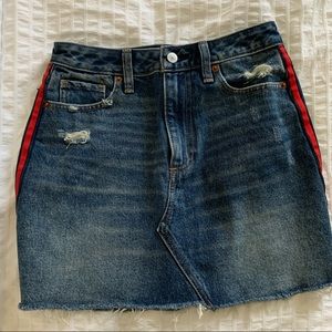 A&F Skirt (NEVER WORN)